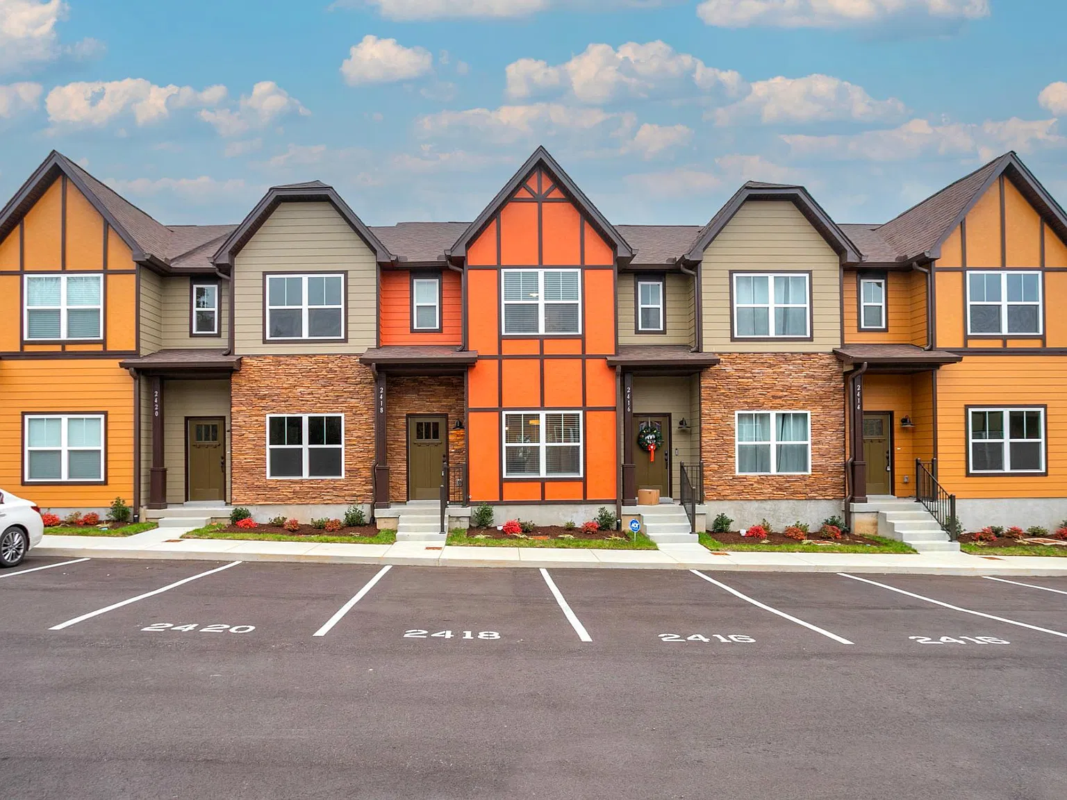 2 bed, 2.5 bath, 1282 sqft, $1,850 — Photo 3