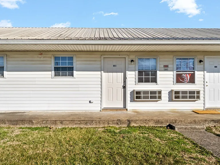 Thompsonville Ln — Photo 1