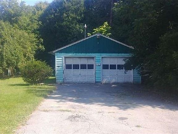 3rd image of 22 Warren St