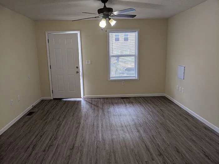 2733 Noel Ln — Photo 3