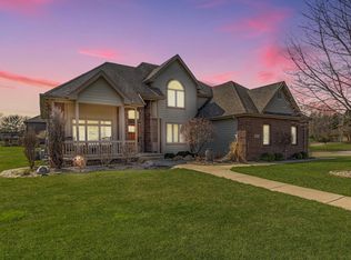 8555 Doubletree Dr S, Winfield, IN 46307