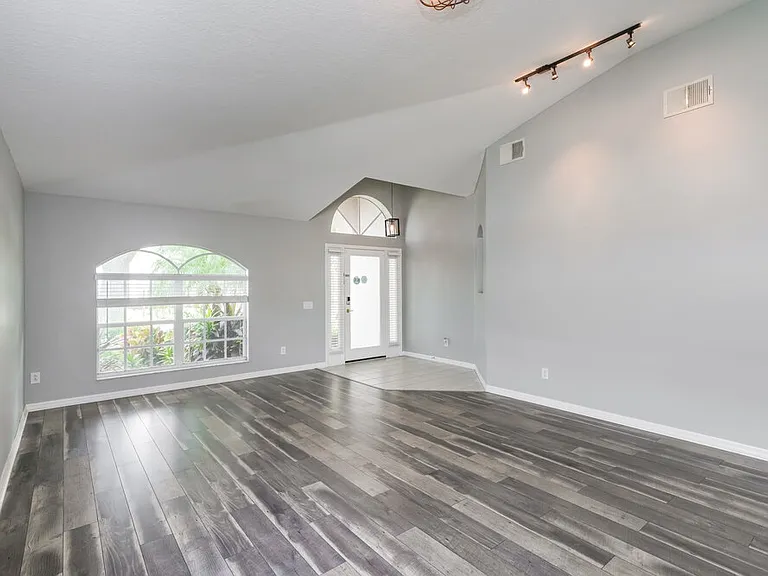 1739 Sweetspire Dr — Photo 3
