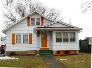 15 Redfern Dr, Rochester, NY 14620