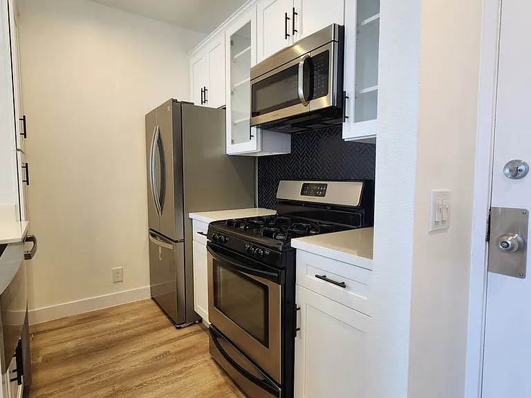 14515 Dickens St. — Photo 8