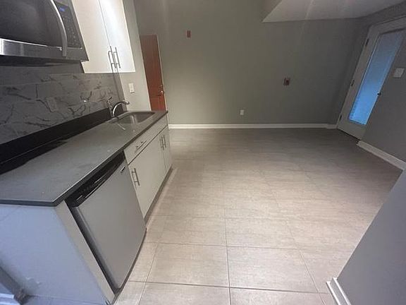 3rd image of 531 N Budd St APT 1B