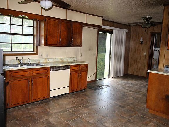 3rd image of 2573 Blackshear Hwy