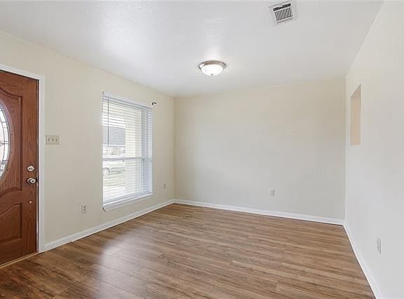 3rd image of 7160 Edgefield Dr