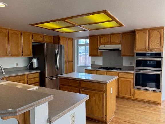 3rd image of 1770 Lakeland Hills Dr