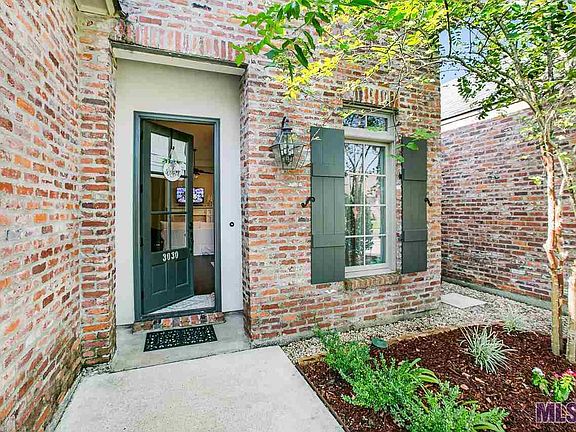 2nd image of 3030 Cresthaven Ave