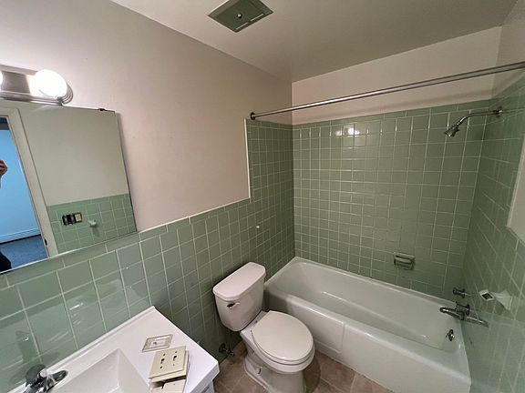 2nd image of 20 Echo Valley Ln APT 7
