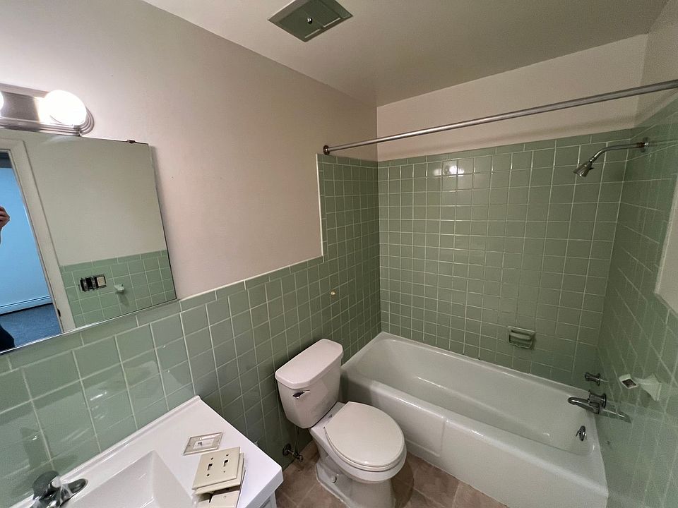 1st image of 20 Echo Valley Ln APT 7
