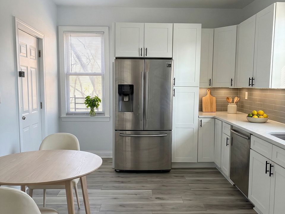 1st image of 105 Richelieu Ter APT 2B