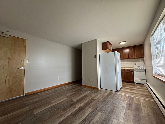 4th image of 11-17 Acton St #103