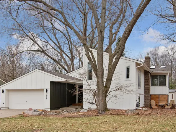 9850 Edgewood Rd, Bloomington, MN 55438