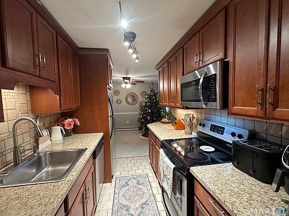 5th image of 1 Linden Street APT A-9