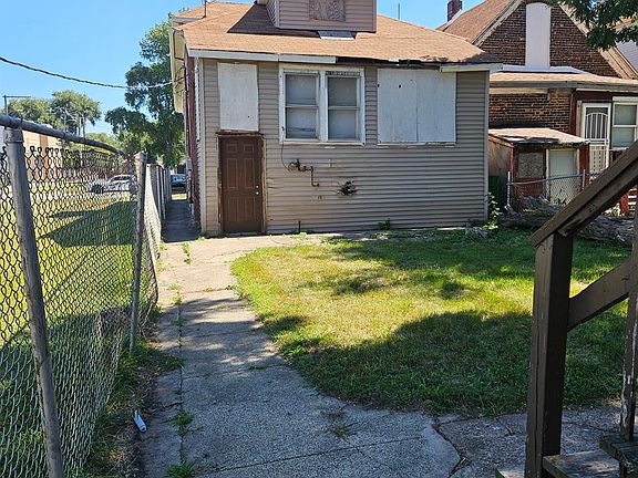 3rd image of 4716 Alexander Ave