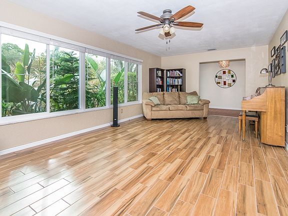 4th image of 5294 Venetian Blvd NE