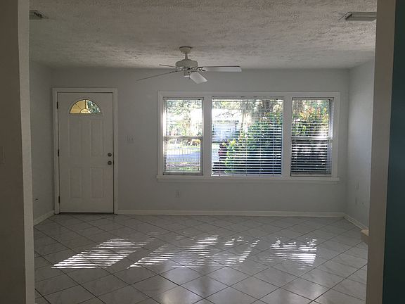 3rd image of 461 S Lime Ave