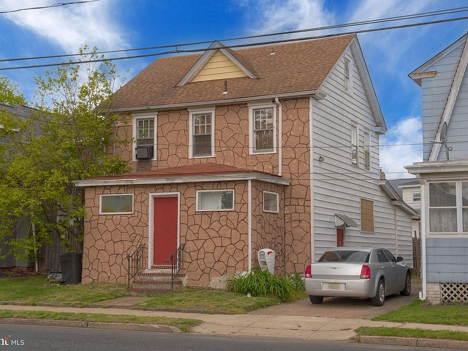 2nd image of 535 Cedar Ln