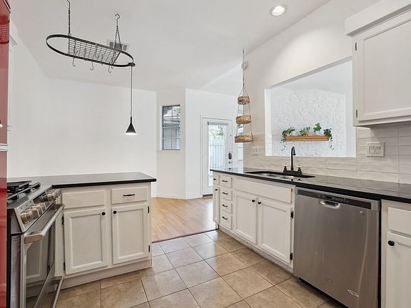 5th image of 6501 Brush Country Rd APT 115