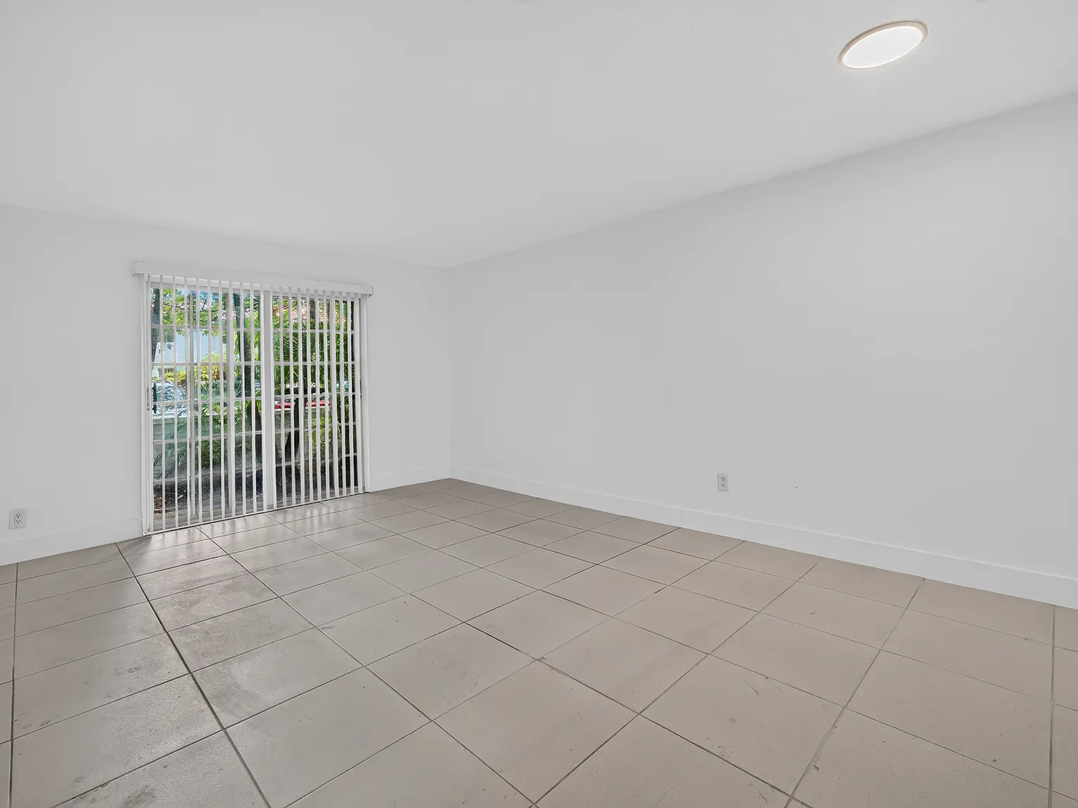 416 Santander Ave. - F — Photo 2