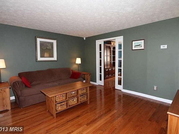 3rd image of 16147 Olmstead Ln