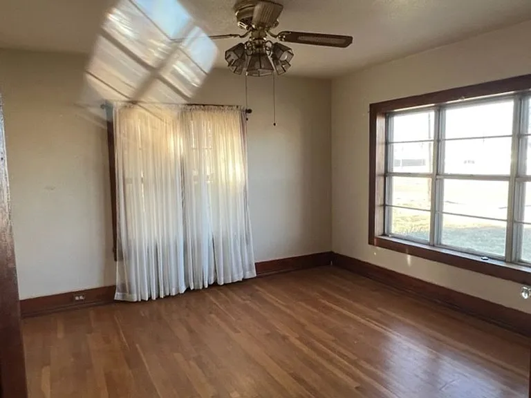 515 W Main St — Photo 5