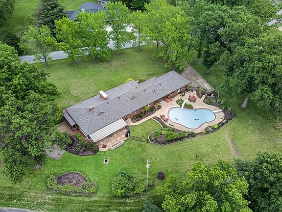 2nd image of 20 Lemp Rd
