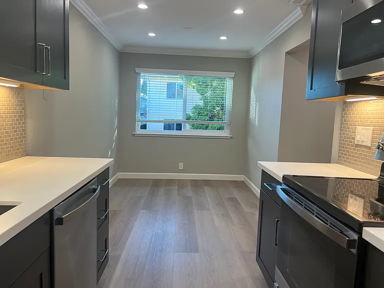 418 Laurel St #11 — Photo 8