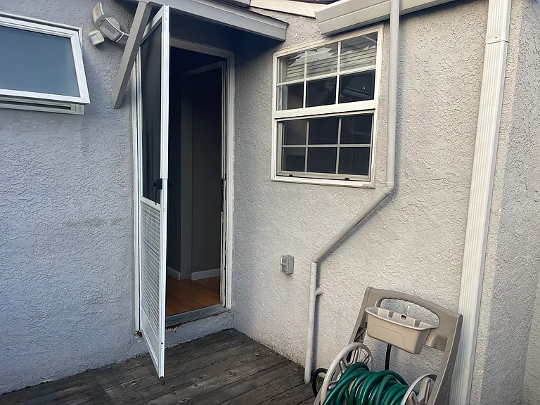 Kains Ave — Photo 12