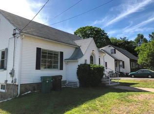 615 Mendon Rd, Woonsocket, RI 02895