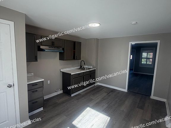 4th image of 1712 Carolina St Unit 1
