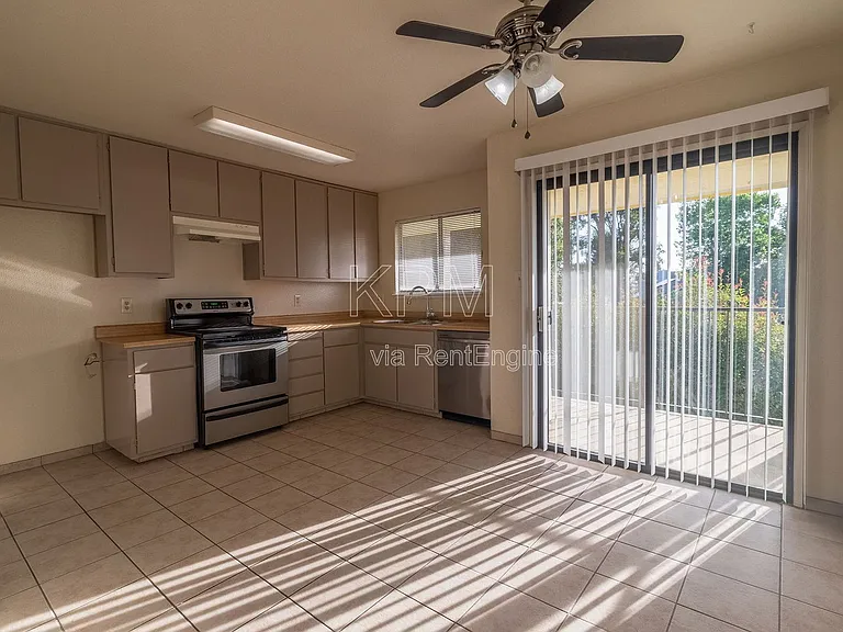 1311 W Century Blvd #42 — Photo 7