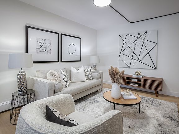 5th image of 420 Eglinton Ave E #405