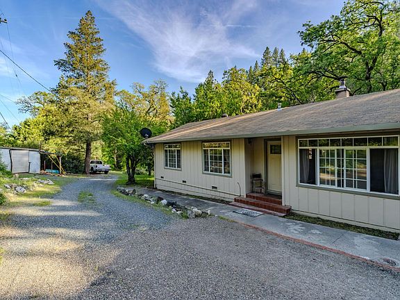 3rd image of 8792 Hidden Valley Rd