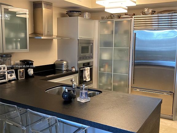 3rd image of 18201 S Collins Ave #1105