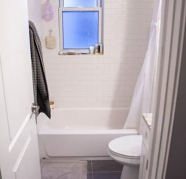 2344 N Oakley Ave #1 — Photo 10