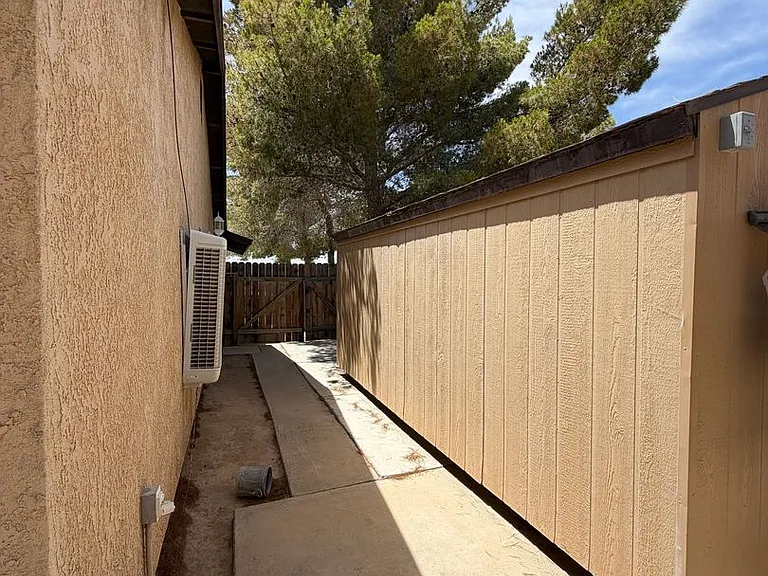 25670 Ash Rd — Photo 20