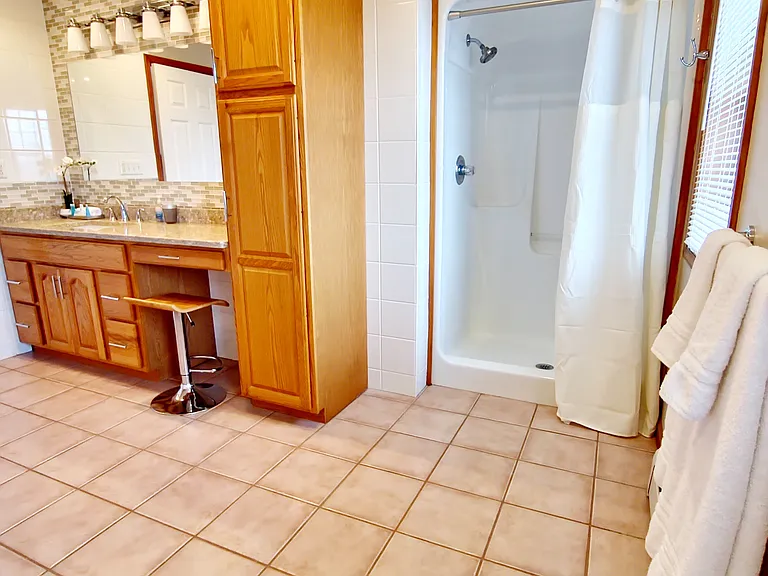 406 Roanoke Ln — Photo 12