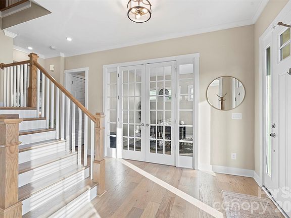 5th image of 2434 Paddlers Cove Dr