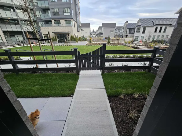 15738 85th Ave Floor 1, Surrey, BC V4N 3G8