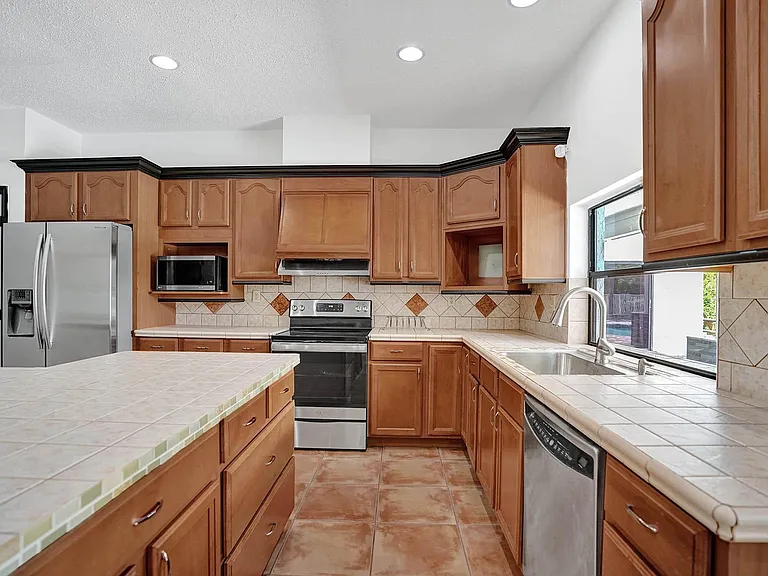 16610 Royal Poinciana Ct — Photo 58