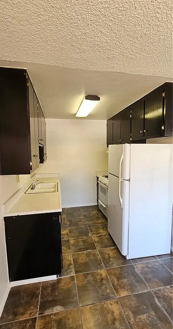 2 bed, 867 sqft, $1,650 — Photo 2