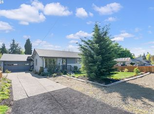 128 Canemah Rd, Oregon City, OR 97045