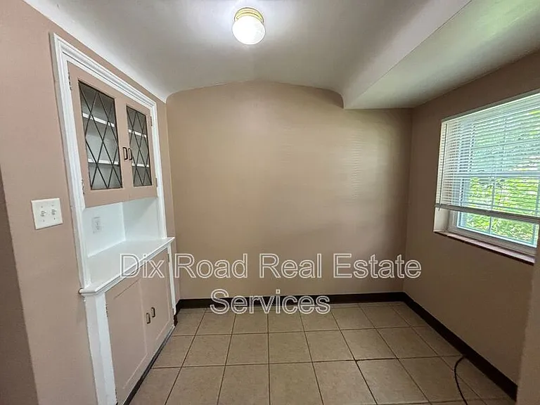 1927 Burroughs Dr — Photo 17