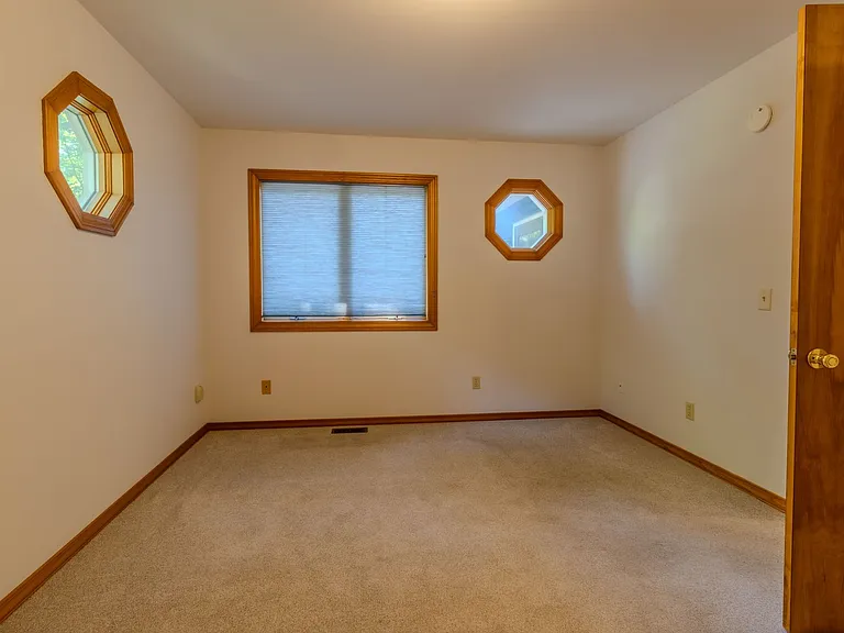 4015 Holiday North Ct — Photo 25