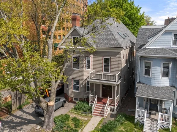 1541 Cambridge St #2, Cambridge, MA 02139