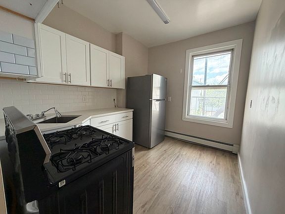 2nd image of 8 Sheffield St #27E