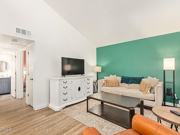 5th image of 406 E WASHINGTON Avenue #C
