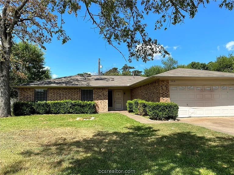 3018 Adrienne Dr — Photo 1